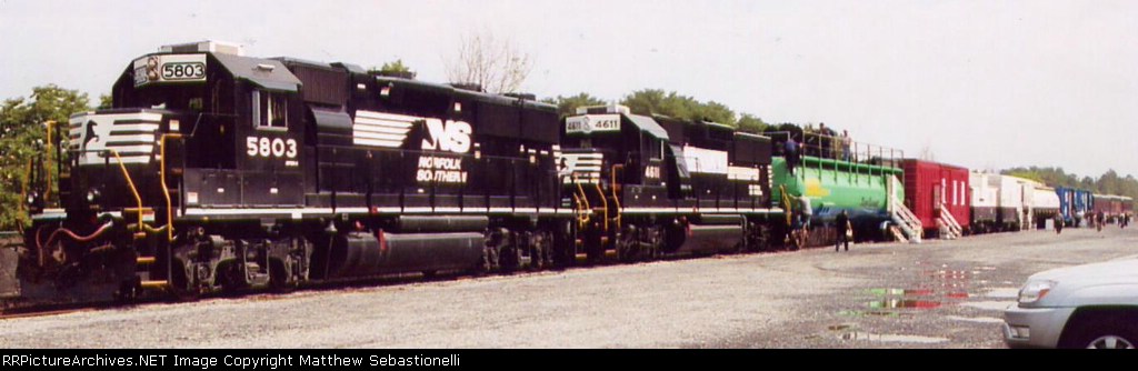 NS Whistle Stop Tour Train